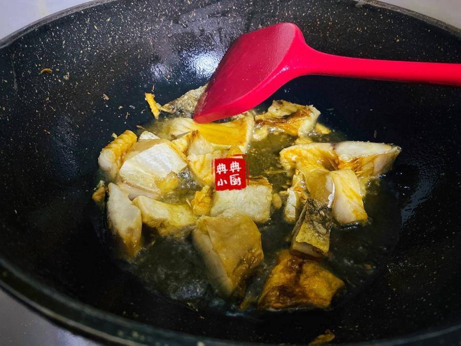 咸鱼炒莴笋，营养又美味，比加冬瓜还好吃呢