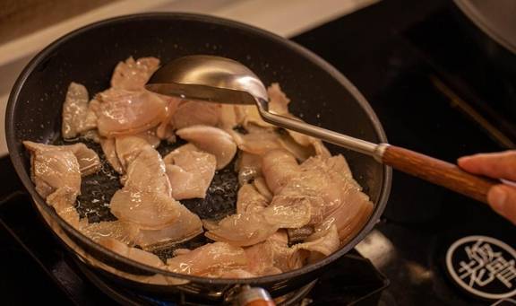 家家户户都会做回锅肉，那怎么做才更好吃呢